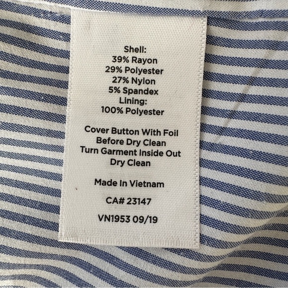 Talbots fitted blazer, in a stretch rayon blend fabric, fully lined - Picture 15 of 15